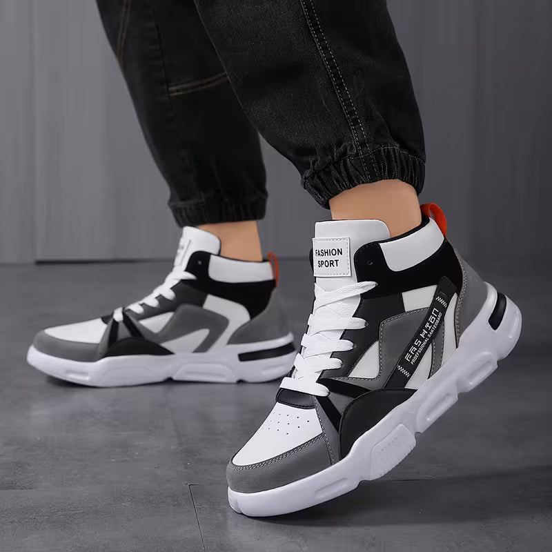 Hoge sneakers met antislip zool en vetersluiting