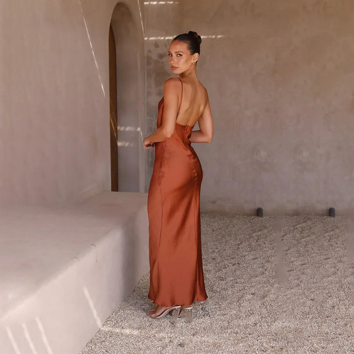 Jady - Satijnen maxi jurk met open rug