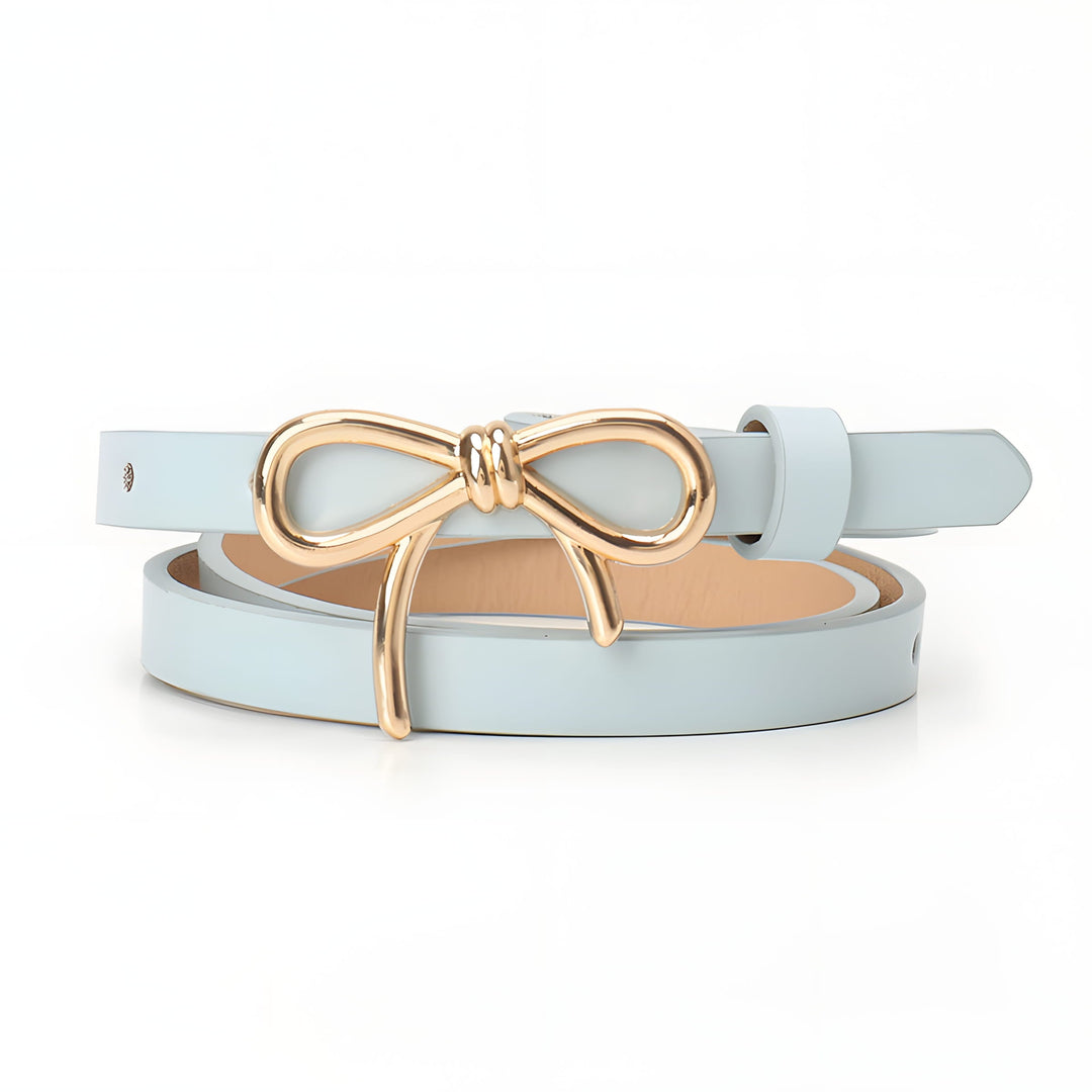 Léonie Riem met Strik