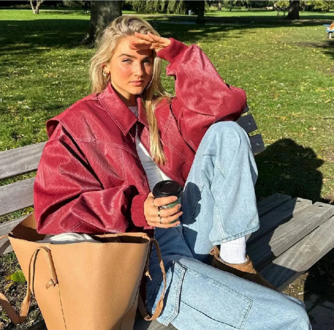 Dames Rode Oversized Bomberjack