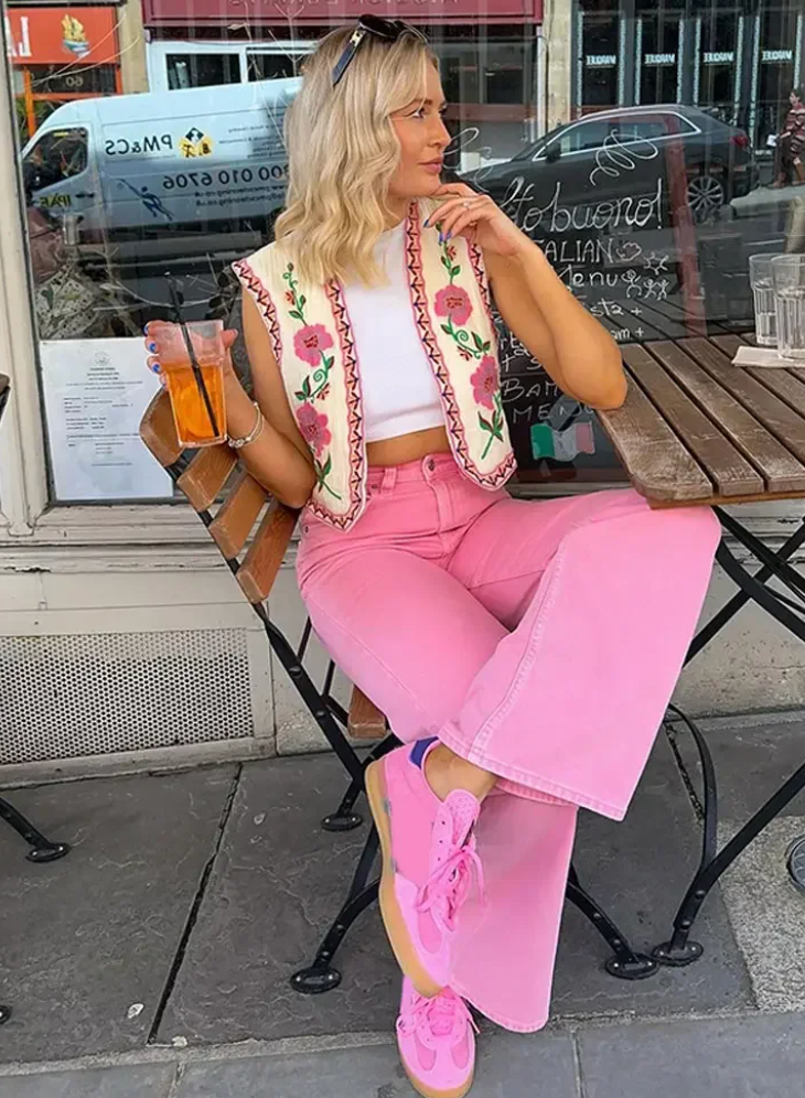 Mirthe- Wildflower Gilet met geborduurde bloemen
