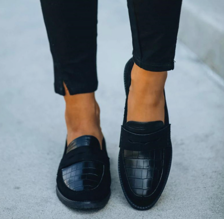 Vrouwen Zwarte Klassieke Loafers met Verfijnde Afwerking