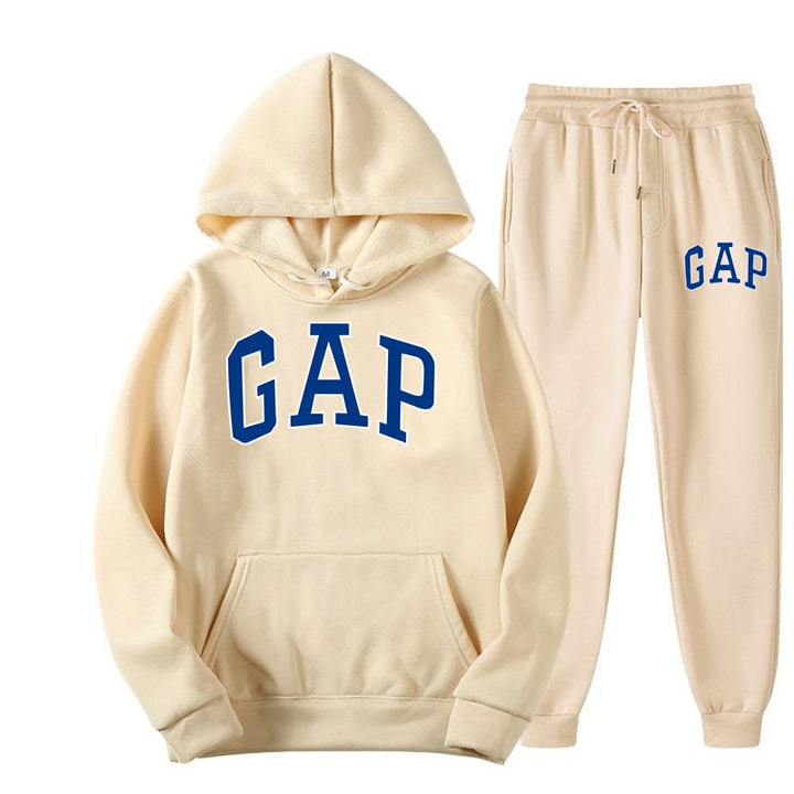 GAP | Modern en comfortabel dames joggingpak met capuchon en tekst