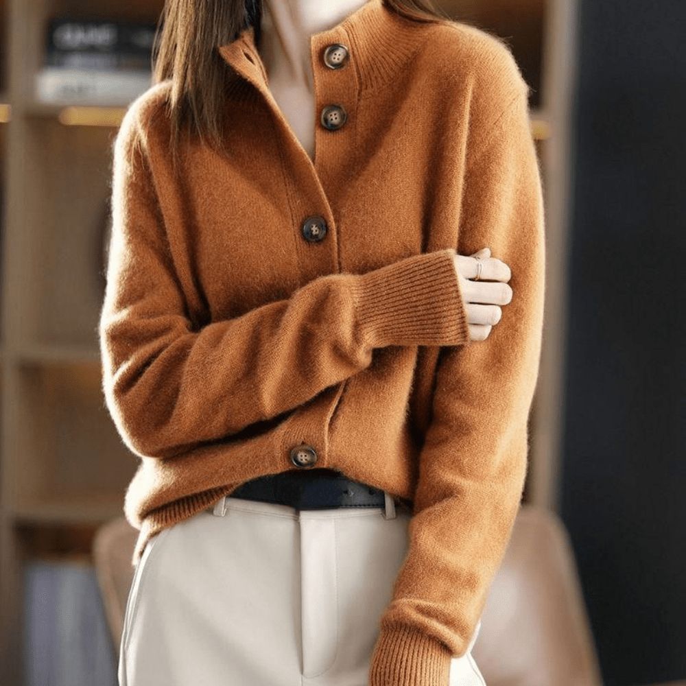 CLARA – COZY CHARM KNOPEN TRUI