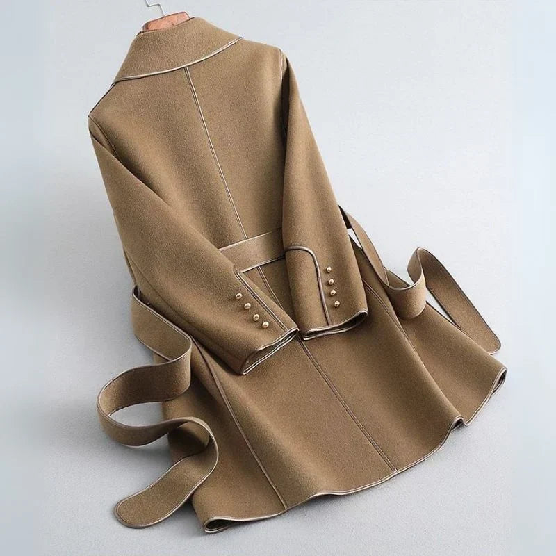 Muireann | Modieuze Trenchcoat met Ceintuur en Notch-Lapel